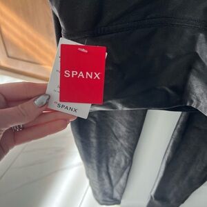 SPANX Women's black faux leather leggings never worn with tags
